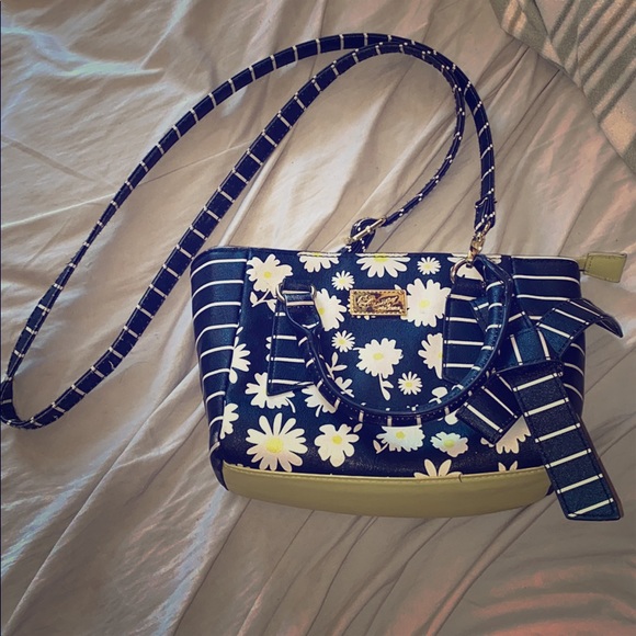 Betsey Johnson Handbags - Closet closing BETSEY JOHNSON DAISY MINI PURSE